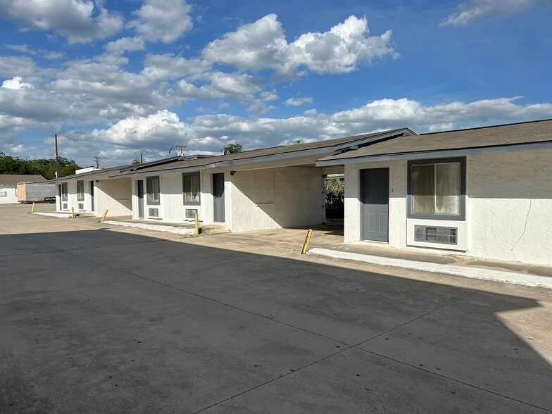More Photos Of 3426 Fredericksburg Rd, San Antonio Hotel For Sale