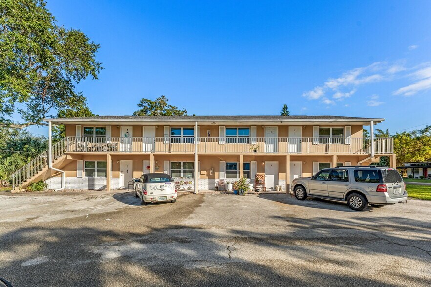 Primary Photo Of 85-89 NW Irwin Ave, West Melbourne Apartments For Sale