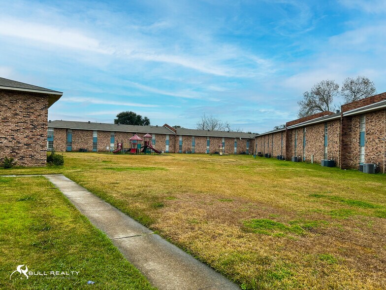 More Photos Of 317 Guilbeau Rd, Lafayette Apartments For Sale