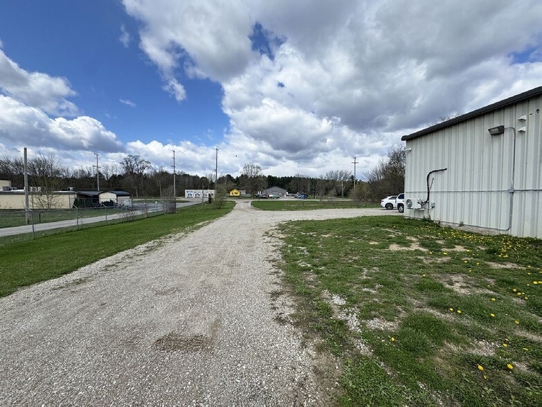 More Photos Of 9408 N Saginaw St, Mount Morris Warehouse For Sale