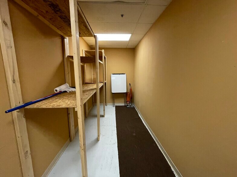 More Photos Of 1700 35th St, Orlando Warehouse For Lease