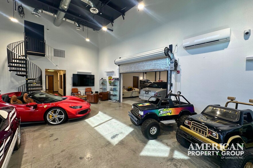 More Photos Of 2011 Whitfield Park Loop, Sarasota Showroom For Sale