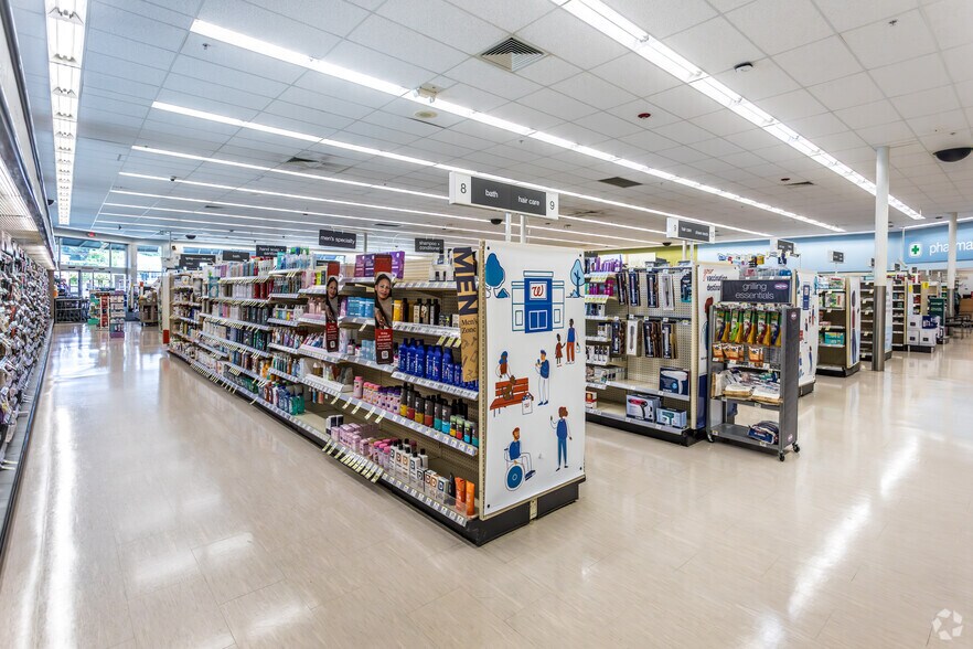 More Photos Of 819 W Main St, Jacksonville Drugstore For Sale