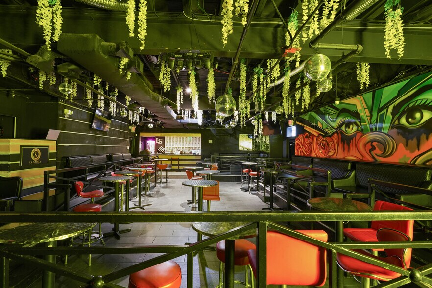 More Photos Of 727 Cranston St, Providence Bar For Sale