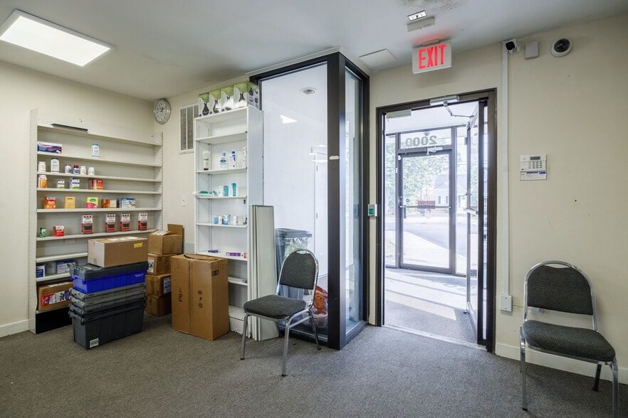 More Photos Of 2000 Snead Ave, Colonial Heights General Retail For Sale