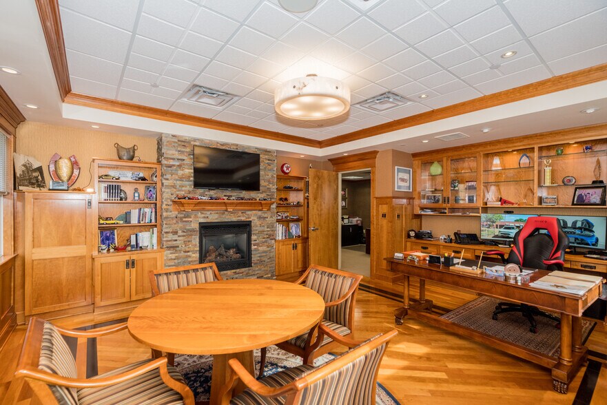 More Photos Of 120 West Ave, Saratoga Springs Office For Sale