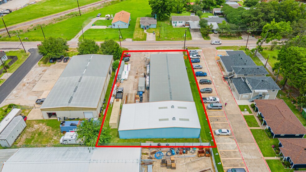 More Photos Of 705 Cedar Bayou Rd, Baytown General Retail For Lease