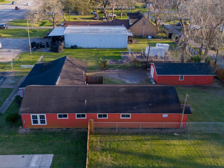 More Photos Of 620 Brazosport Blvd N, Clute Flex For Lease