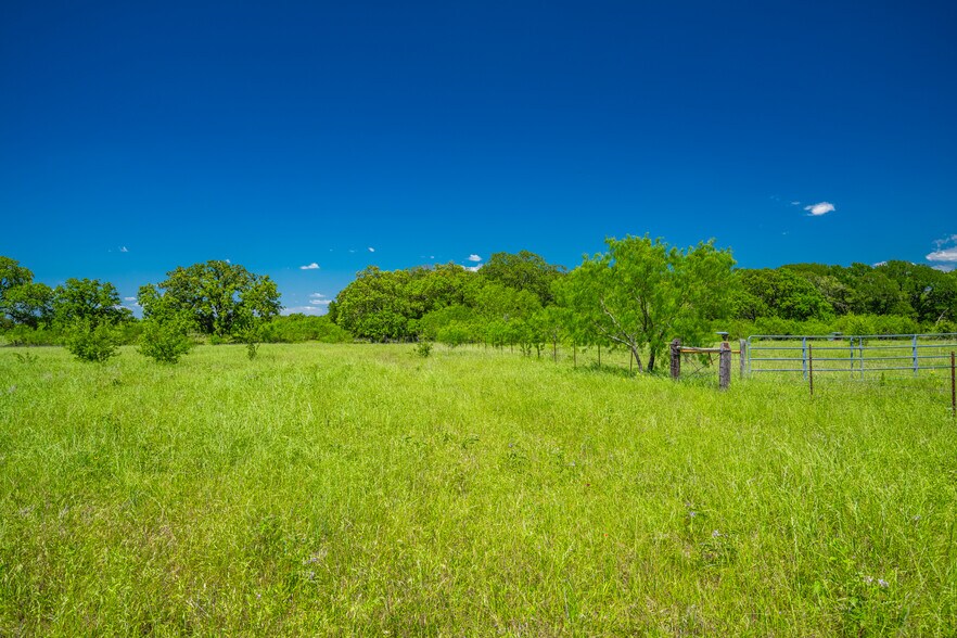 More Photos Of Highway 14, Groesbeck Land For Sale