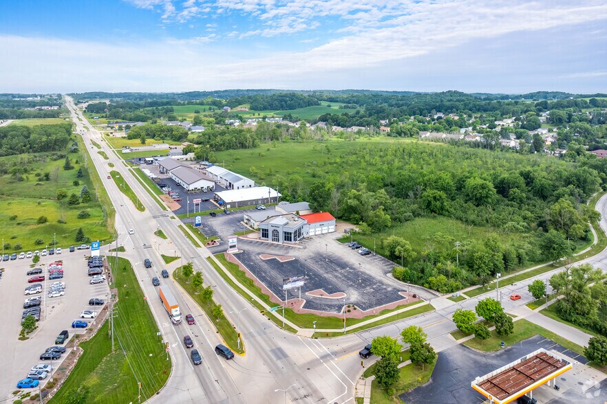 More Photos Of 3210 W Washington St, West Bend Auto Dealership For Lease