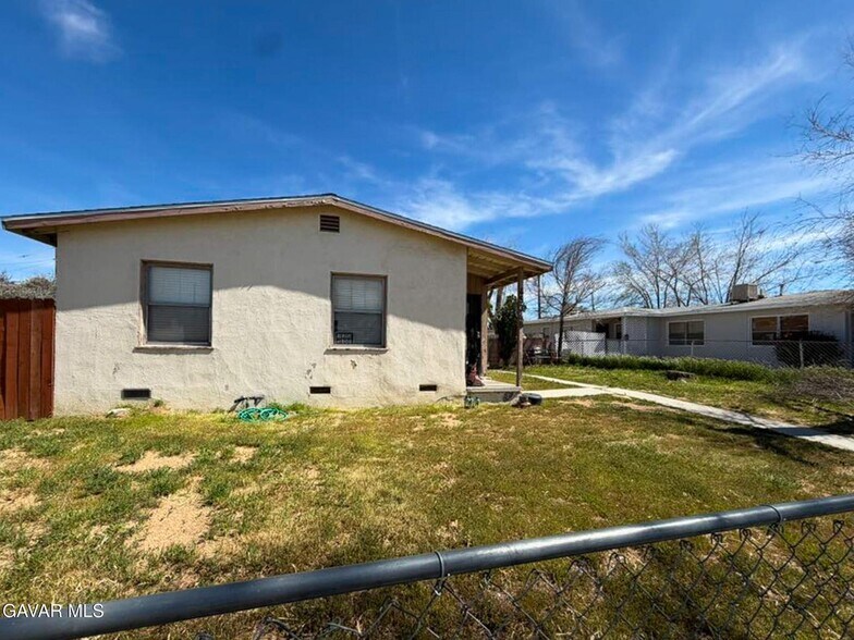 More Photos Of 45348 10th St W, Lancaster Apartments For Sale