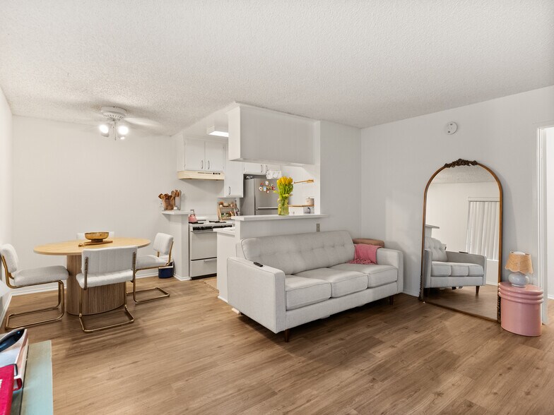 More Photos Of 17821 Halsted St, Northridge Apartments For Sale