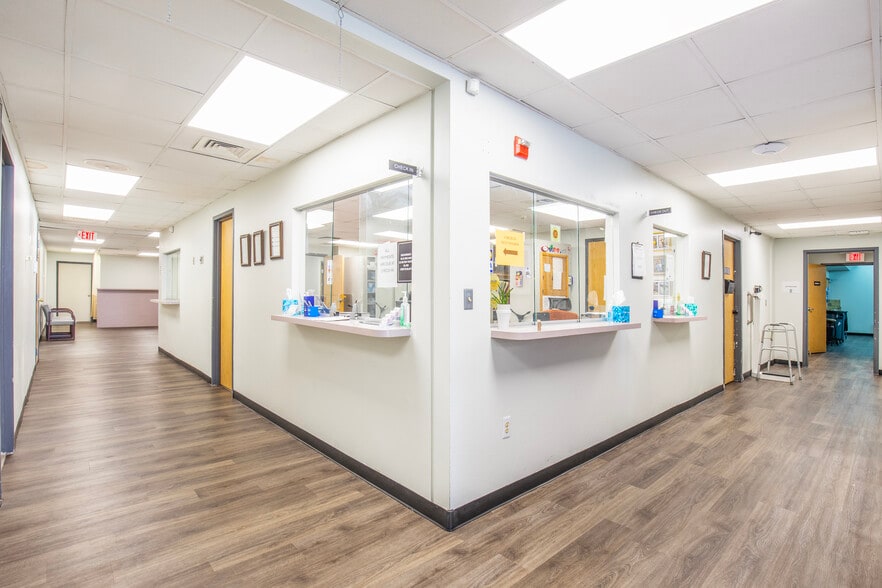 More Photos Of 1805 SE Lake Weir Ave, Ocala Medical For Sale