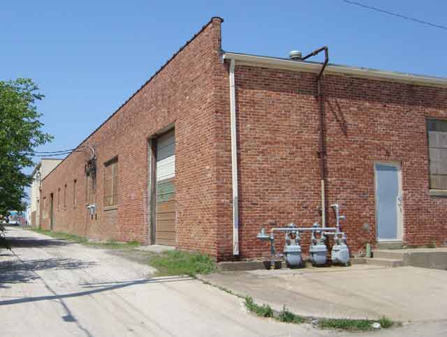 More Photos Of 2035 SW Western Ave, Topeka Warehouse For Lease