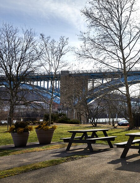 More Photos Of 800 Waterfront Dr, Pittsburgh Office For Lease