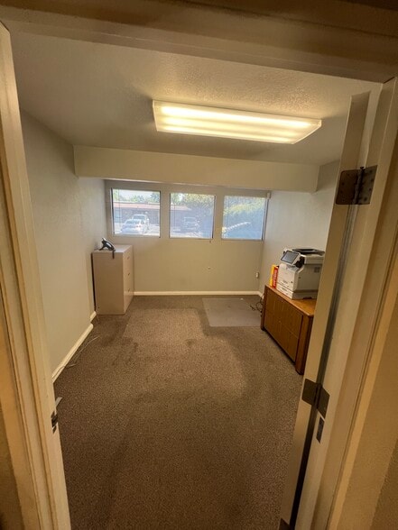 More Photos Of 1870 Avondale Ave, Sacramento Medical For Sale