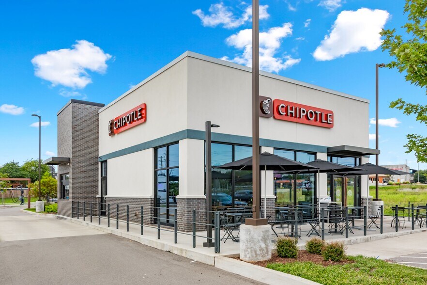 Primary Photo Of 1806 Gallatin Pike N, Madison Fast Food For Sale