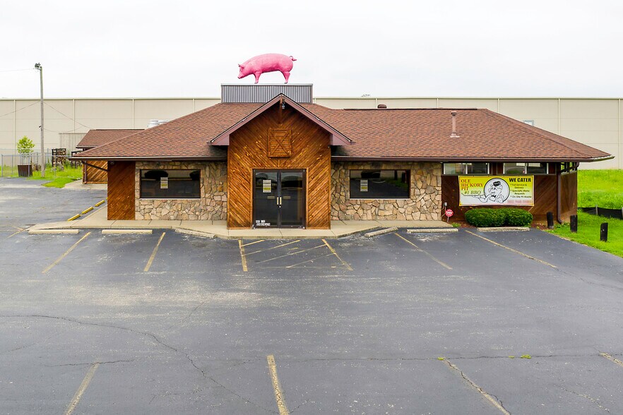 Primary Photo Of 6006 Shepherdsville Rd, Louisville Restaurant For Sale