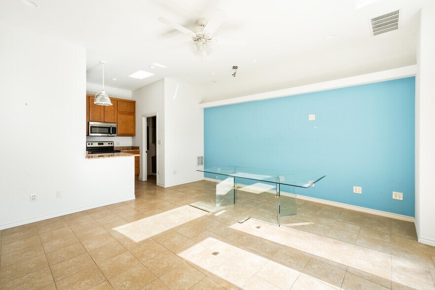 More Photos Of 121 Scott St, San Marcos Office Residential For Sale