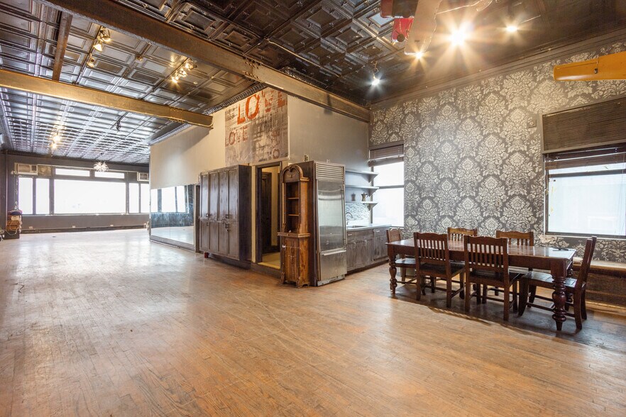 More Photos Of 45 E 34th St, New York Storefront Retail Office For Lease