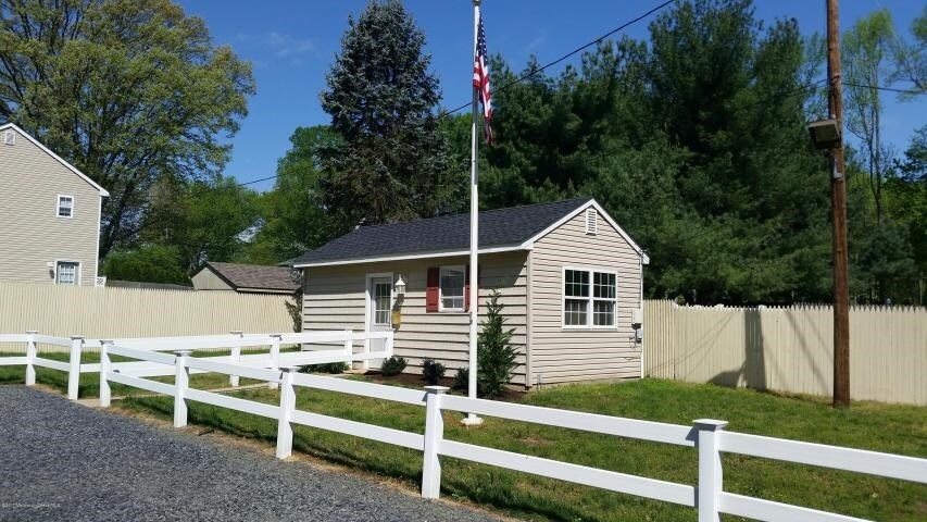 More Photos Of 152 Magnolia Ln, Middletown Veterinarian Kennel For Lease