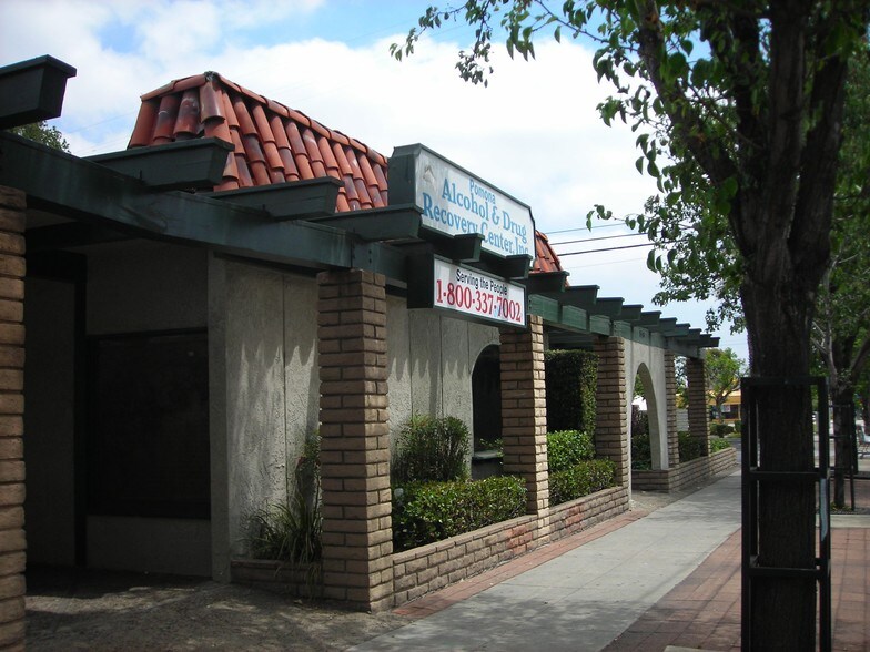 More Photos Of 570 N Towne Ave, Pomona Storefront Retail Office For Sale
