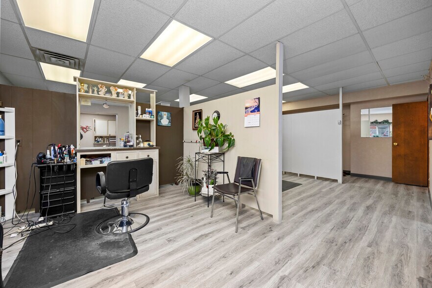 More Photos Of 1801 Croghan St, Fremont Storefront Retail Residential For Sale