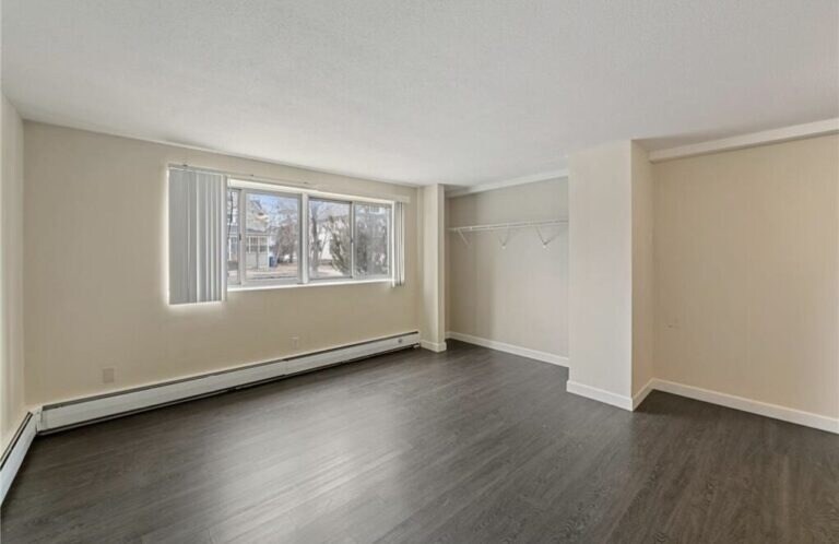 More Photos Of 1115 14th Ave SE, Minneapolis Apartments For Sale