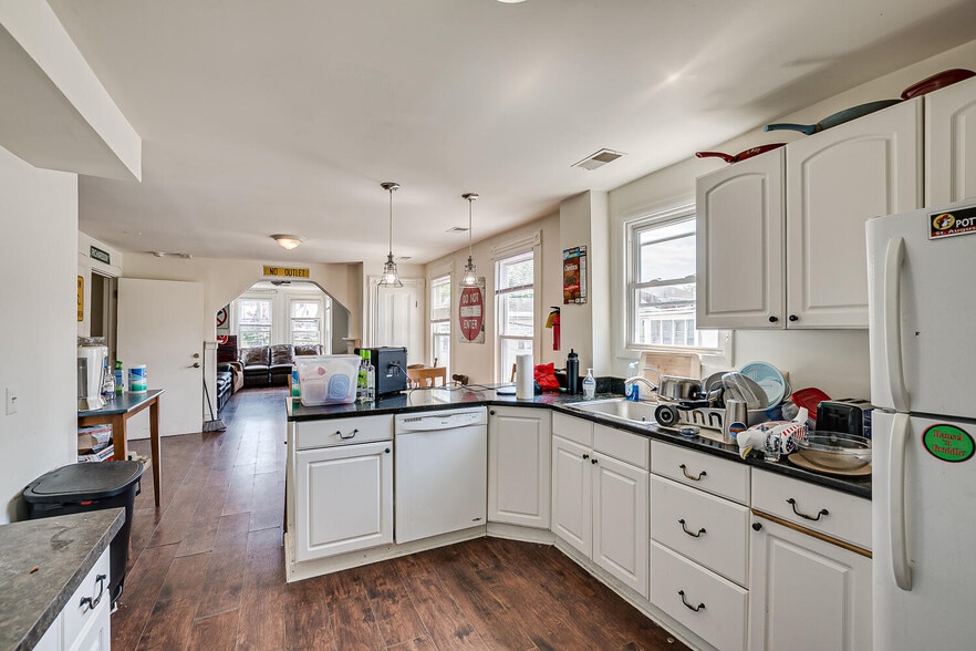 More Photos Of 173 Hamilton St, New Brunswick Specialty For Sale