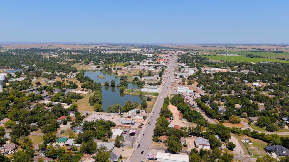 Primary Photo Of 1119 N Main St, Taylor Convenience Store For Sale