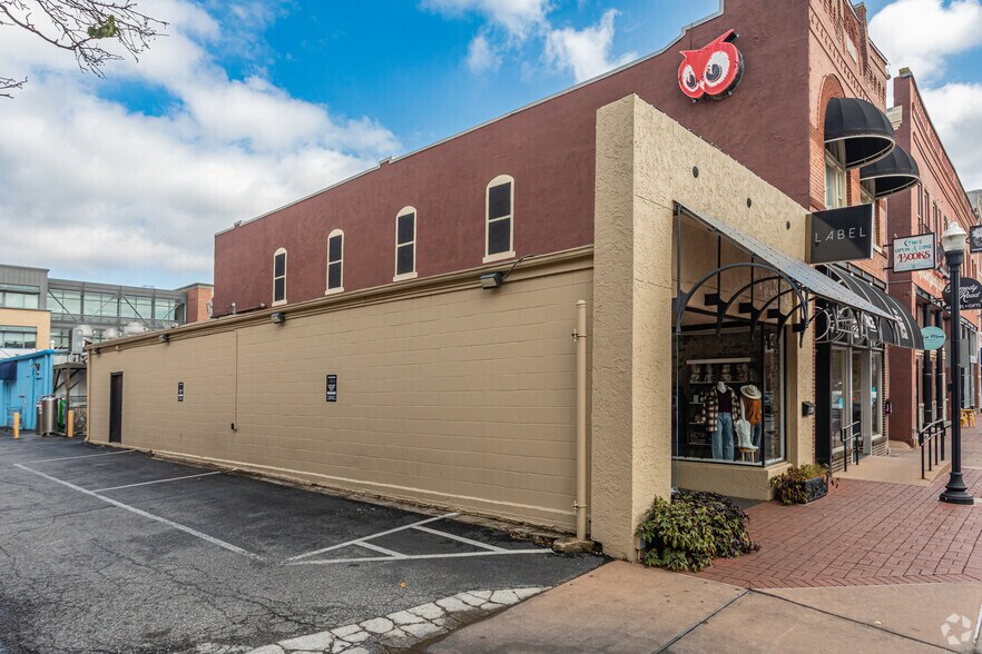 More Photos Of 118 W Central Ave, Bentonville Storefront For Sale