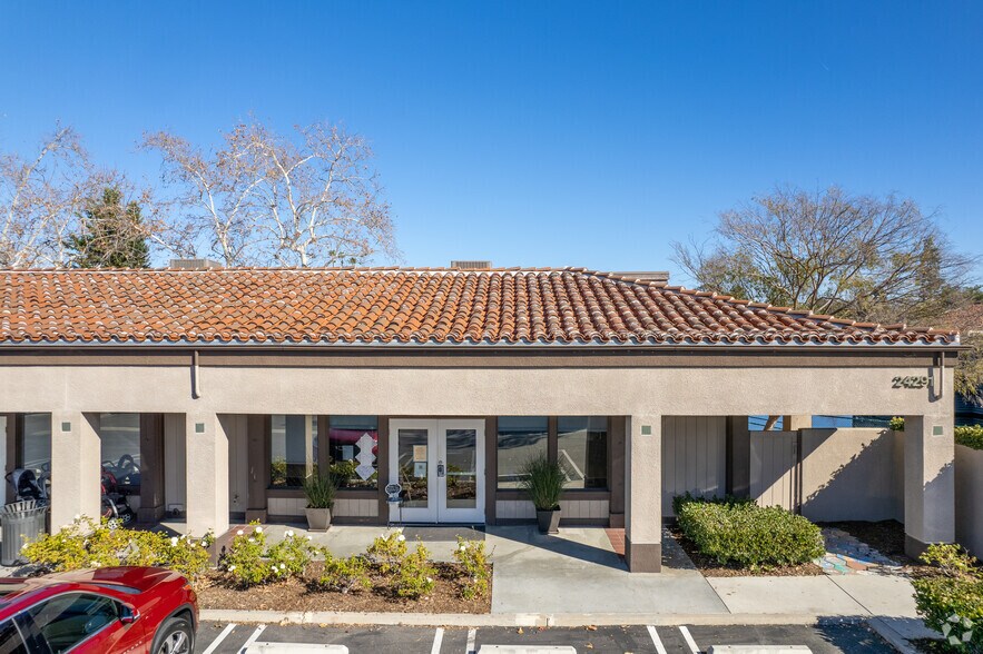 More Photos Of 24301 Muirlands Blvd, Lake Forest Freestanding For Lease
