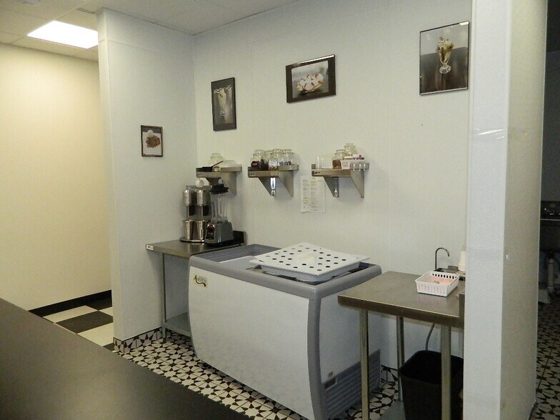 More Photos Of 667 Prentice St, Granite Falls Storefront For Sale