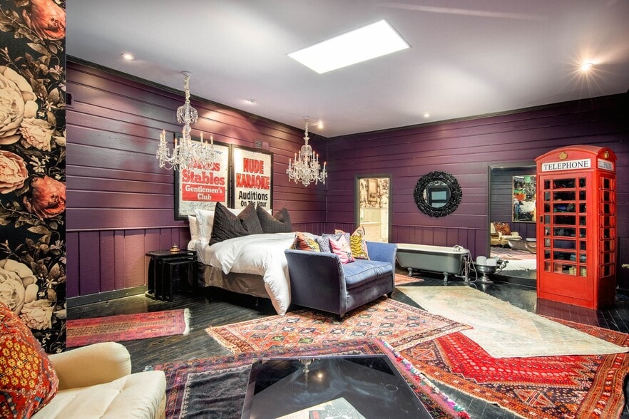 More Photos Of 213 Printers Aly, Nashville General Retail For Sale