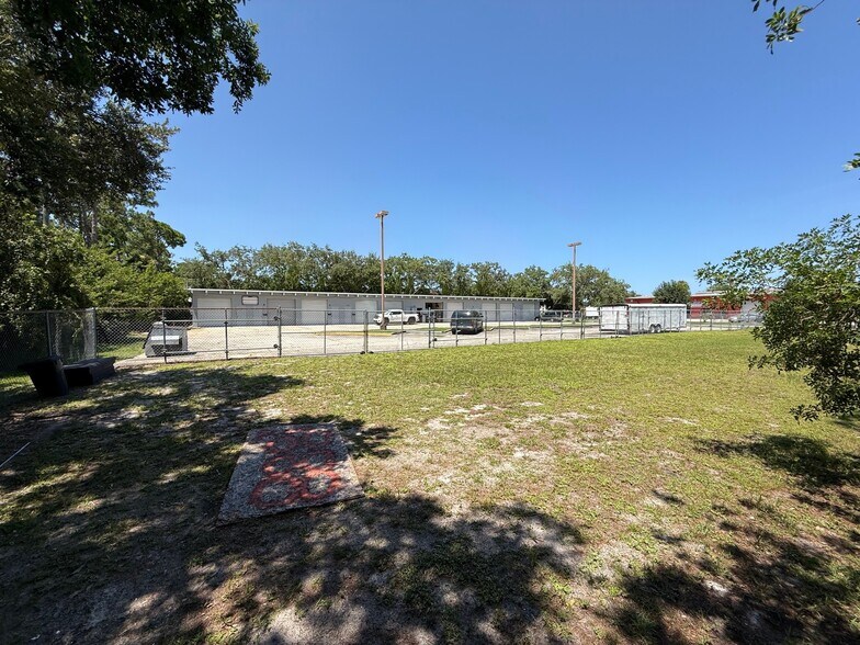 More Photos Of 6958 Sonny Dale Dr, Melbourne Warehouse For Sale