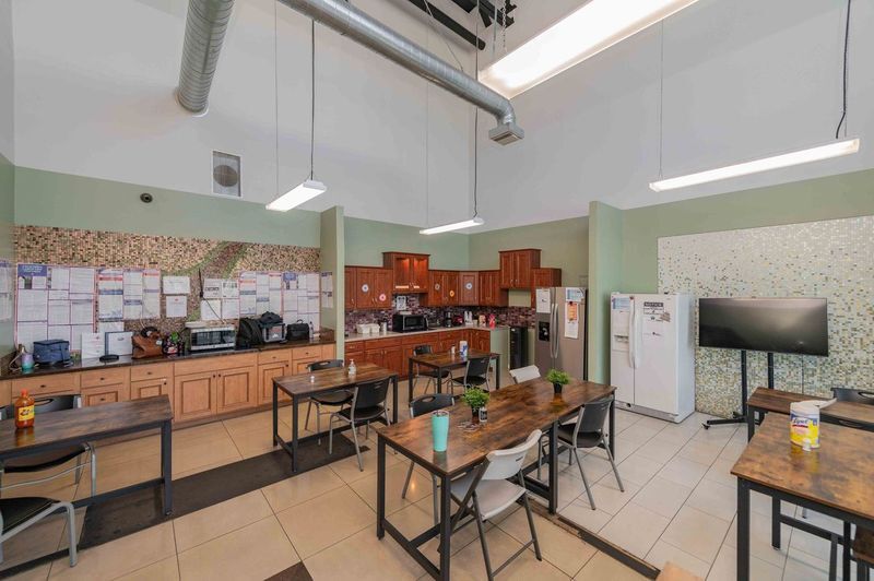 More Photos Of 9201 Charles Smith St, Rancho Cucamonga Warehouse For Lease