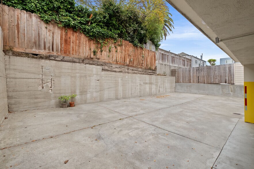 More Photos Of 447 34th Ave, San Francisco Apartments For Sale