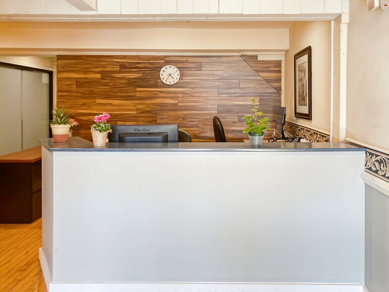 More Photos Of 196 W Ashland St, Doylestown Coworking Space