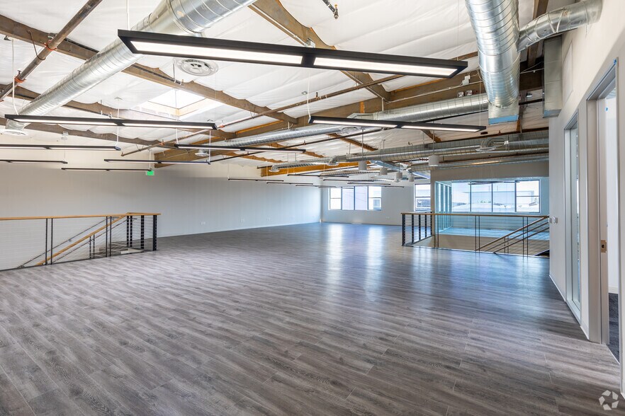 More Photos Of 2445-2460 E 12th St, Los Angeles Unknown For Lease