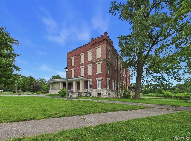 More Photos Of 2009 Seminary Rd, Alton Schools For Sale