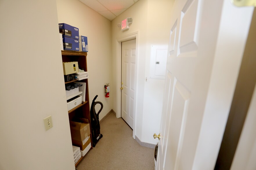 More Photos Of 50 Pearl Rd, Brunswick Office For Lease