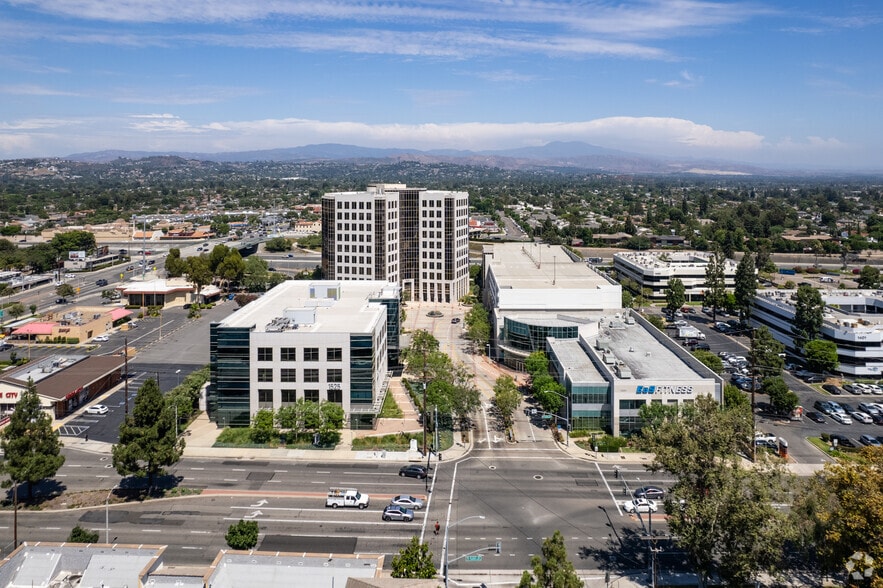 More Photos Of 1551 N Tustin Ave, Santa Ana Office For Lease
