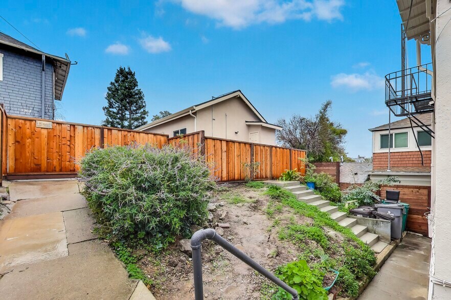 More Photos Of 1362-1364 E 27th St, Oakland Apartments For Sale