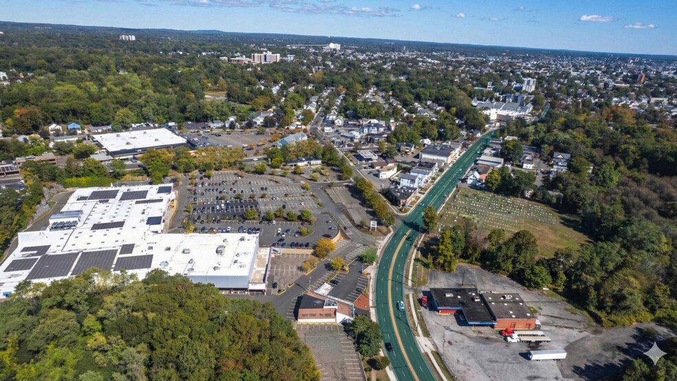 More Photos Of 320 Kings Hwy E, Fairfield Storefront Retail Office For Lease