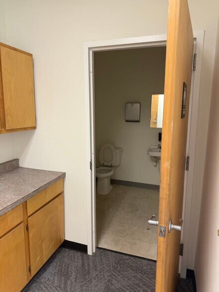 More Photos Of 330-344 Springhill Farm Rd, Fort Mill Light Distribution For Sale