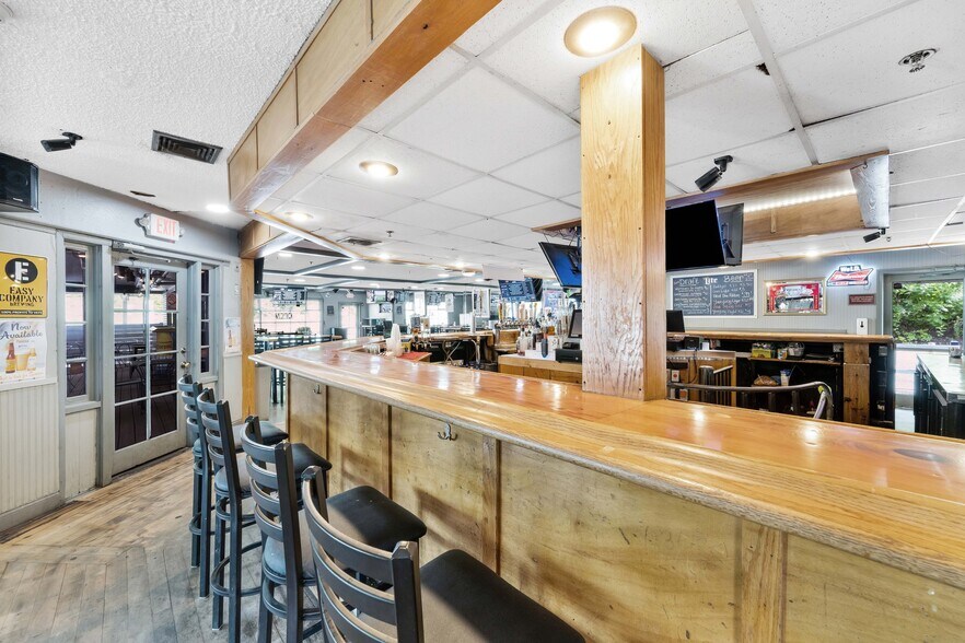 More Photos Of 287 N Elm St, Westfield Restaurant For Sale