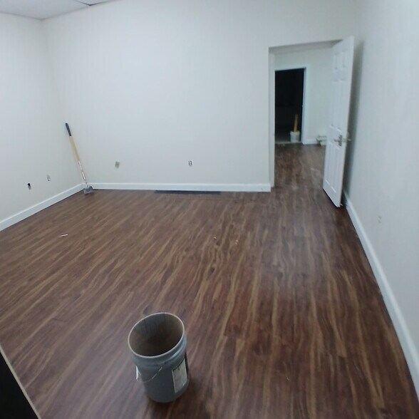 More Photos Of 201 W Market St, Kingsport Office For Sale