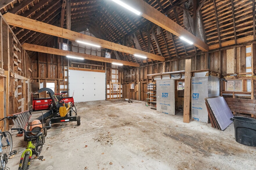 More Photos Of 345 N 400 E, Valparaiso Warehouse For Lease