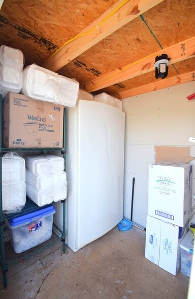 More Photos Of 502 W Franklin St, Sesser Office For Sale