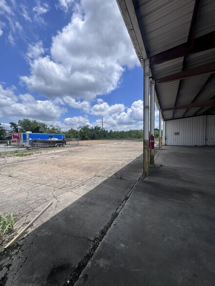 More Photos Of 777 LA-397, Lake Charles Light Distribution For Lease